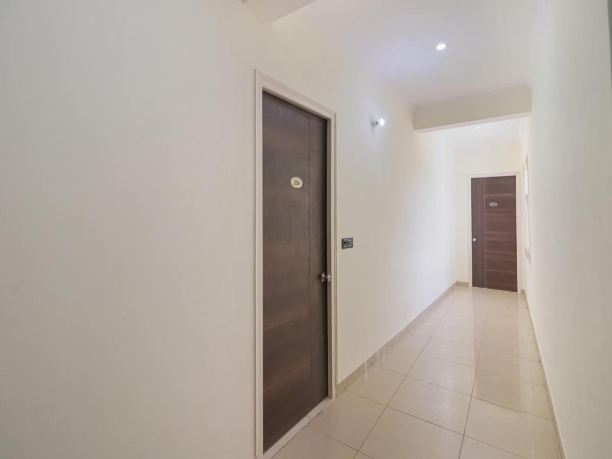 Oyo Townhouse 925 White House Country Inn Jhajjar Exterior photo