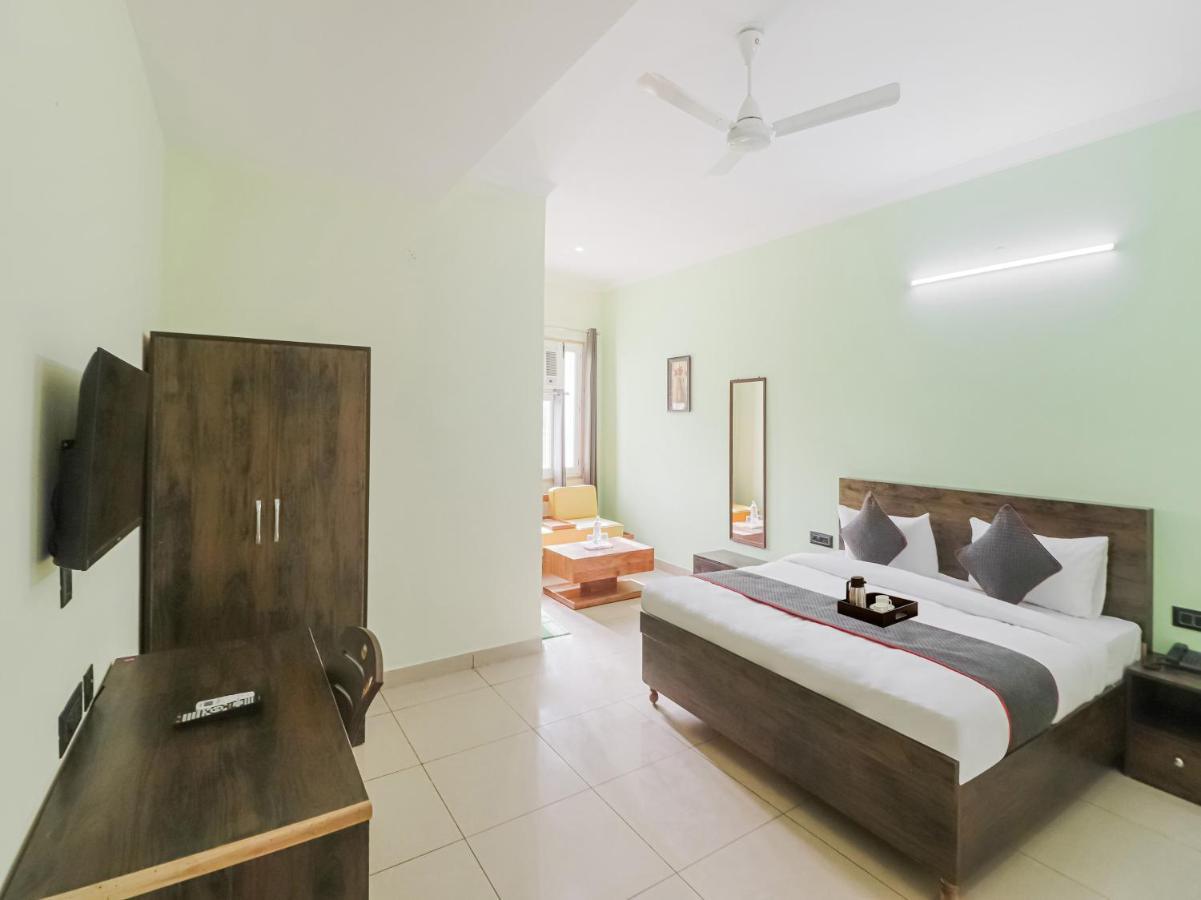 Oyo Townhouse 925 White House Country Inn Jhajjar Exterior photo